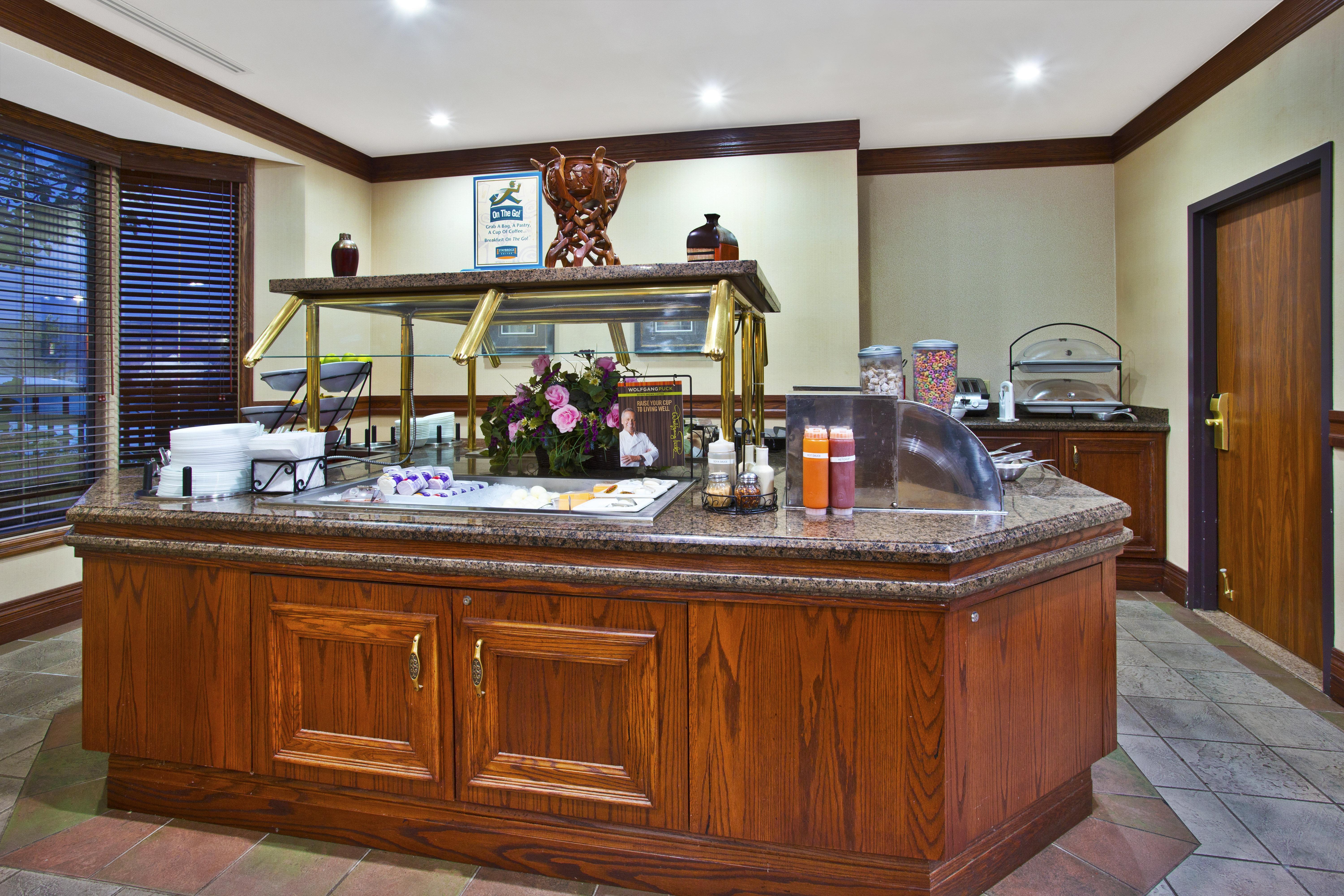 Executive Residency By Best Western Toronto-Mississauga Hotel Buitenkant foto