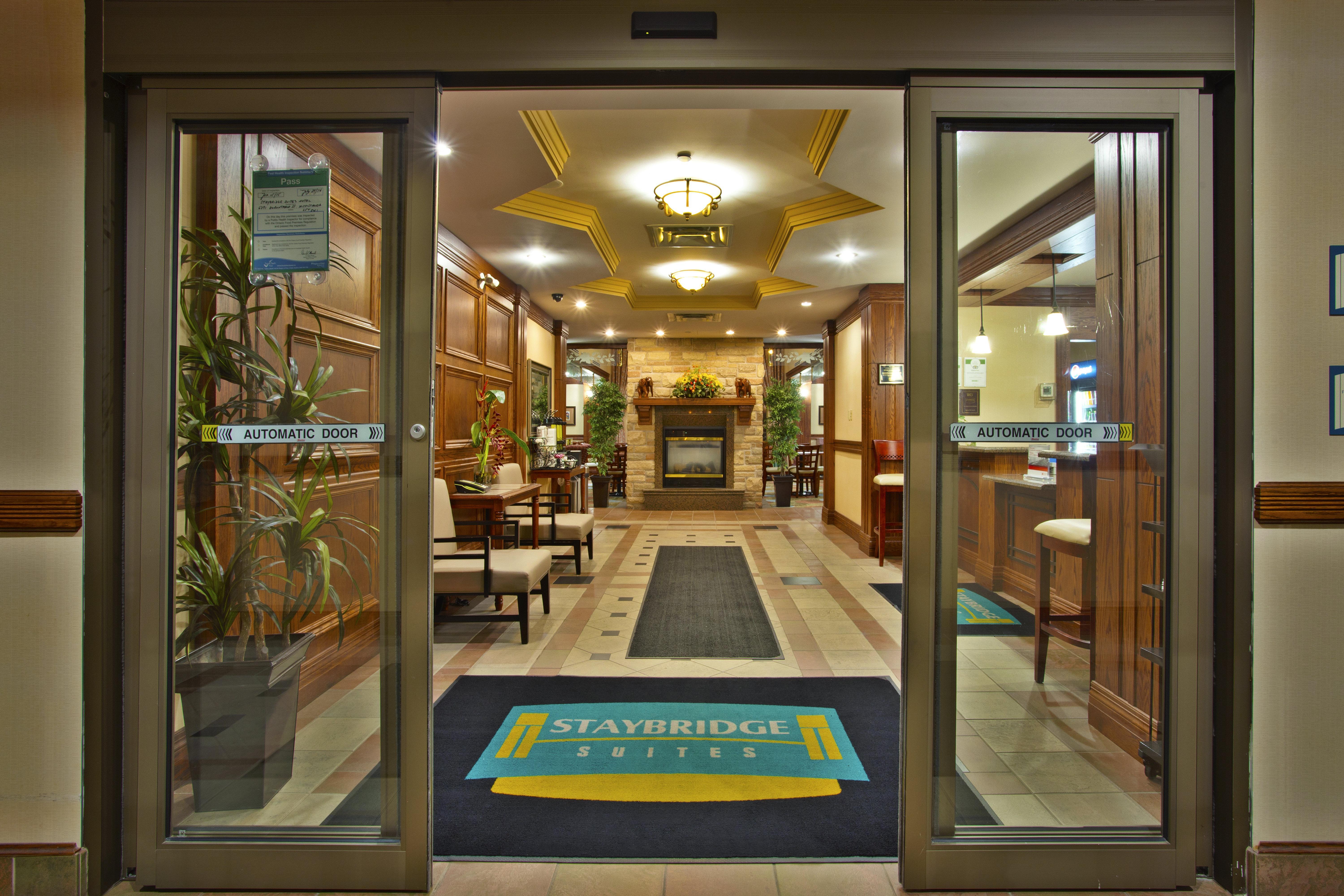 Executive Residency By Best Western Toronto-Mississauga Hotel Buitenkant foto