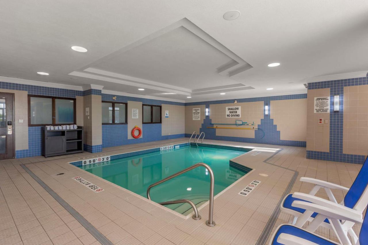 Executive Residency By Best Western Toronto-Mississauga Hotel Buitenkant foto